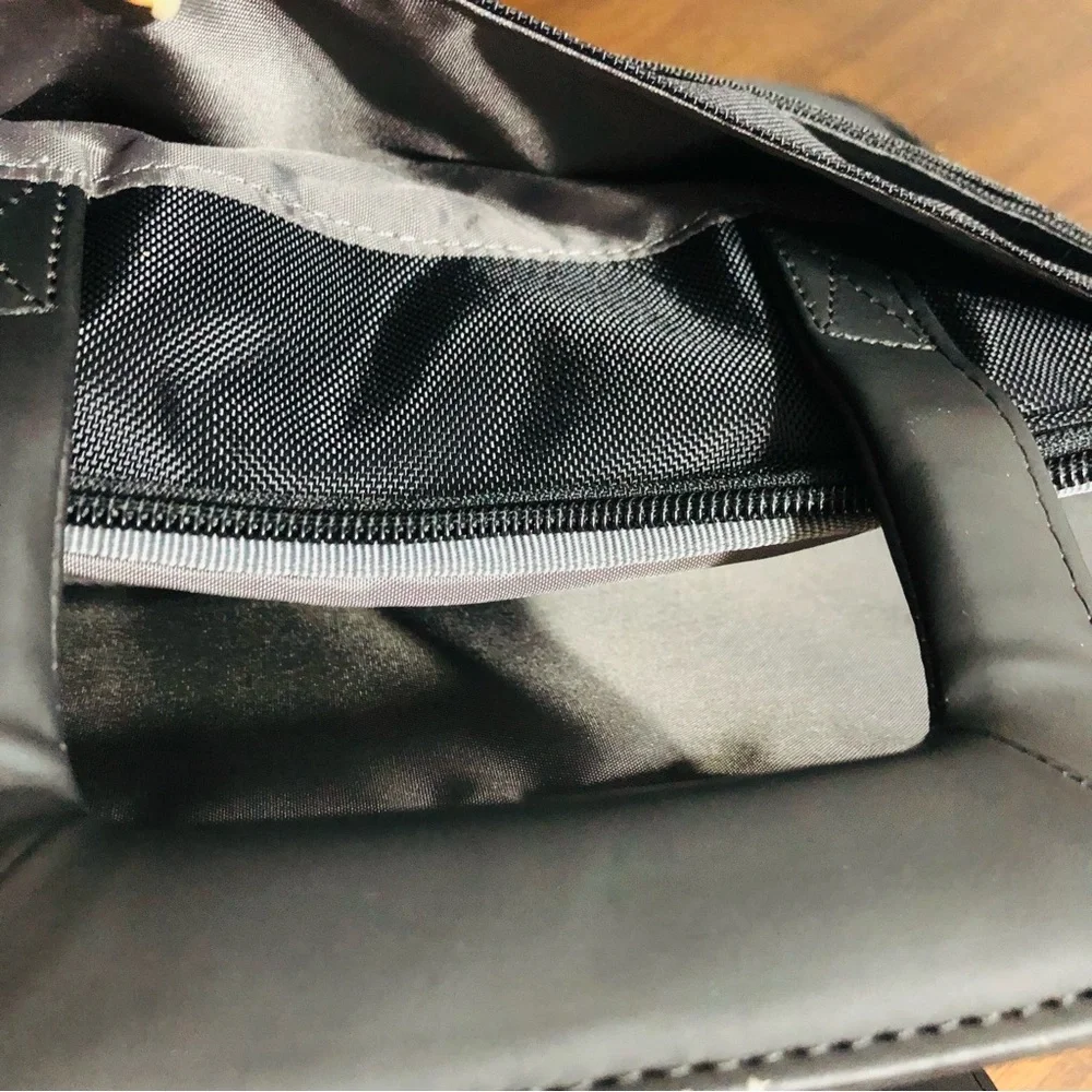 Dell shoulder hand laptop bag multiple compartment pockets black 14”X18”